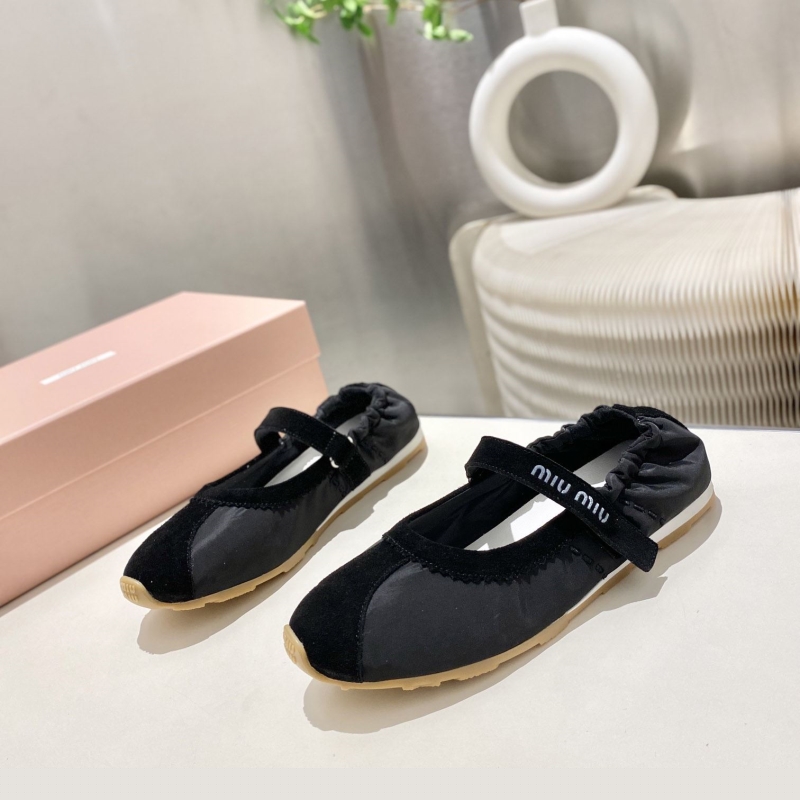 Miu Miu Casual Shoes